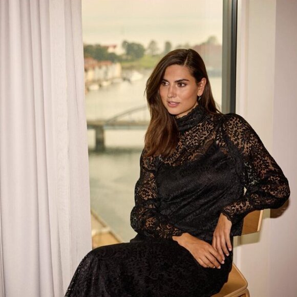 NWT SOYA CONCEPT Nailah Black Paisley Lace Mesh Blouse - Picture 1 of 6